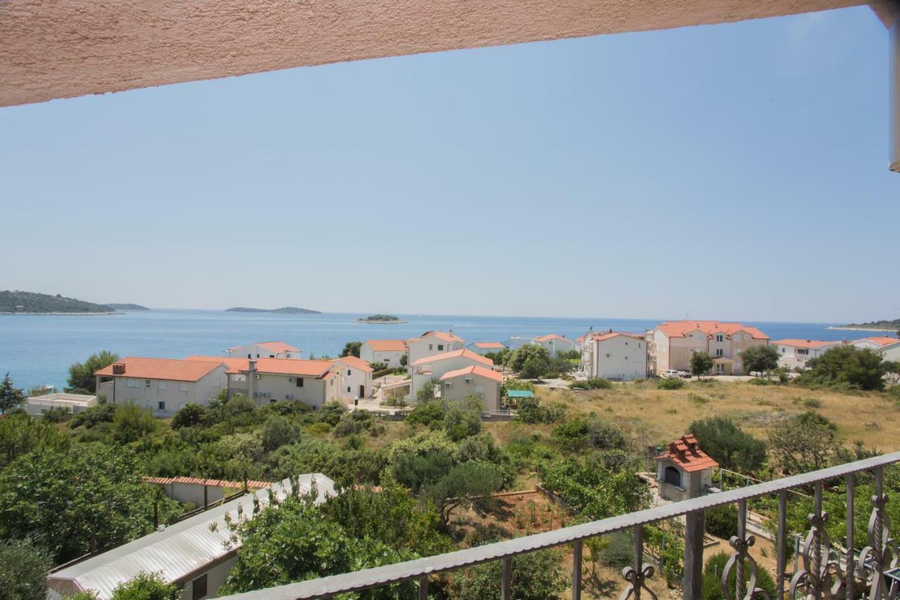 Jarak Apartment Rogoznica (Sibenik-Knin)