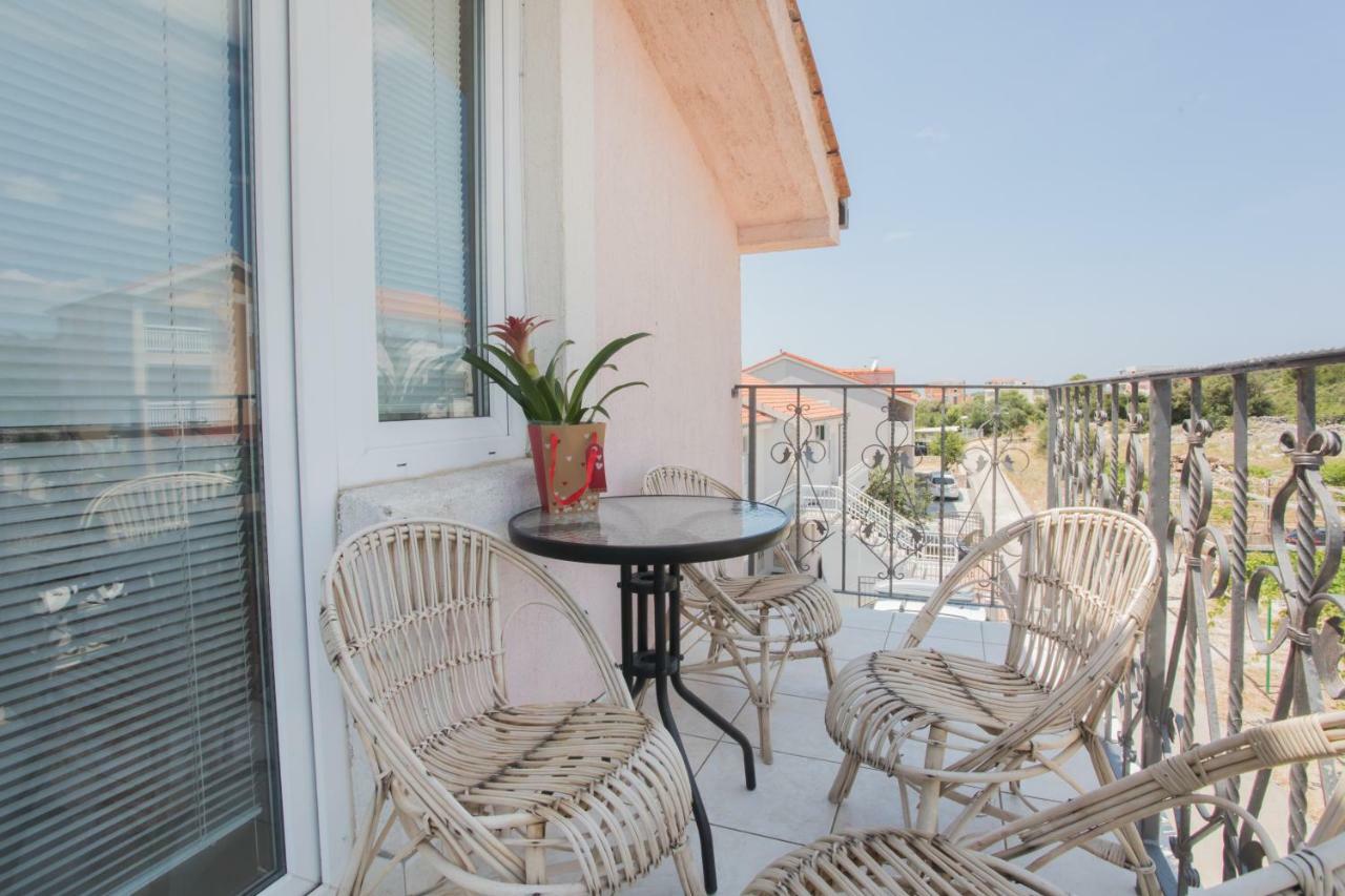 Jarak Apartment *